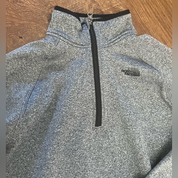 The north face Mens 1/4 quarter zip pullover medium - Picture 2 of 6